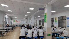 <b>以严的尺度、实的行动全力守护校园食</b>